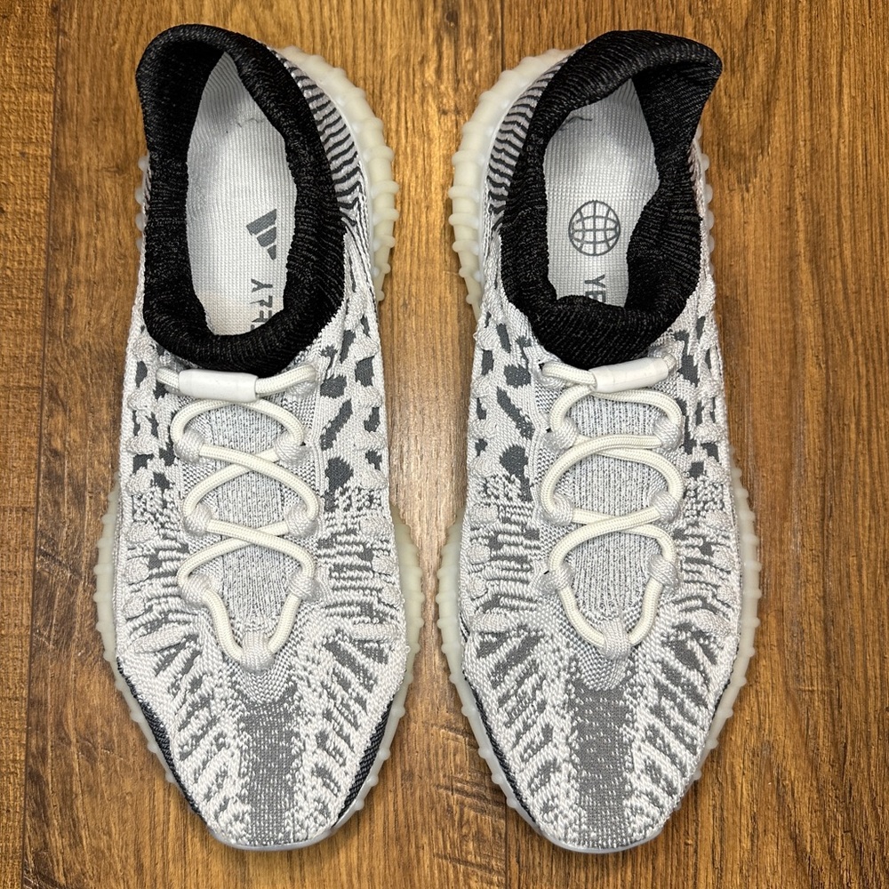 Yeezy 350 V2 CMPCT by Adidas - Slate white - Size 9.5M. SKU IG9608